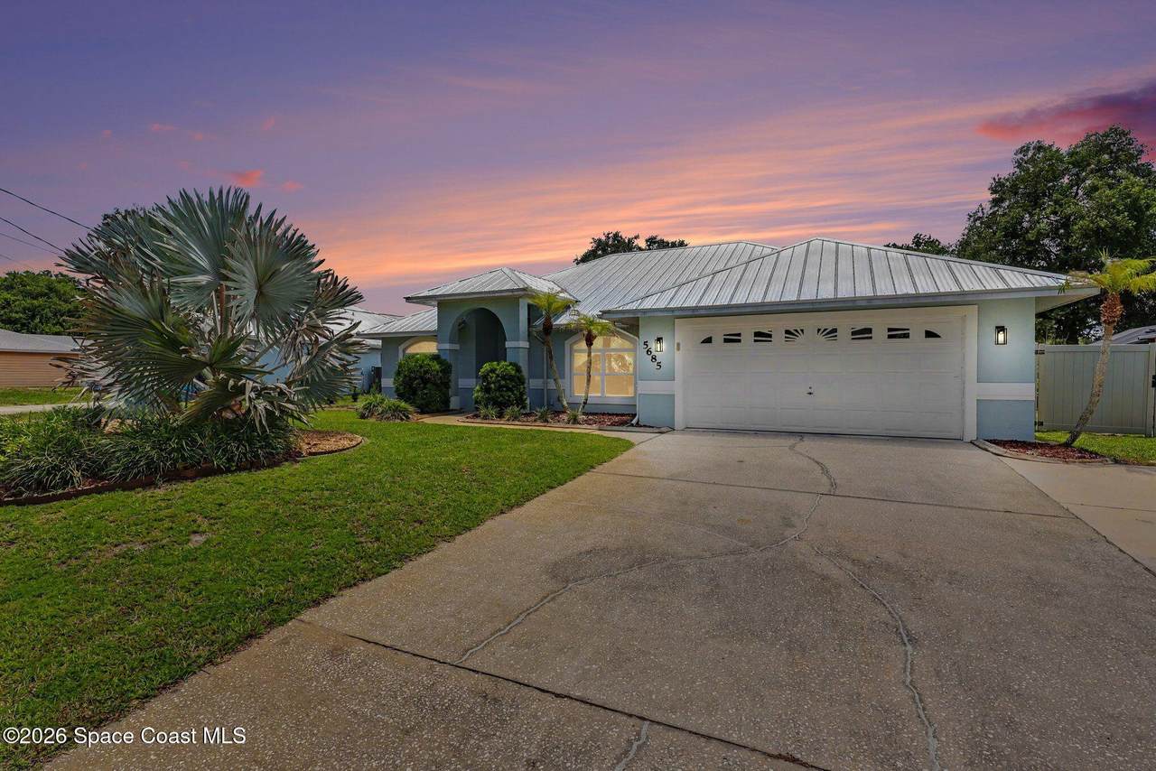 5685 Beaverbrook Street - Photo 1