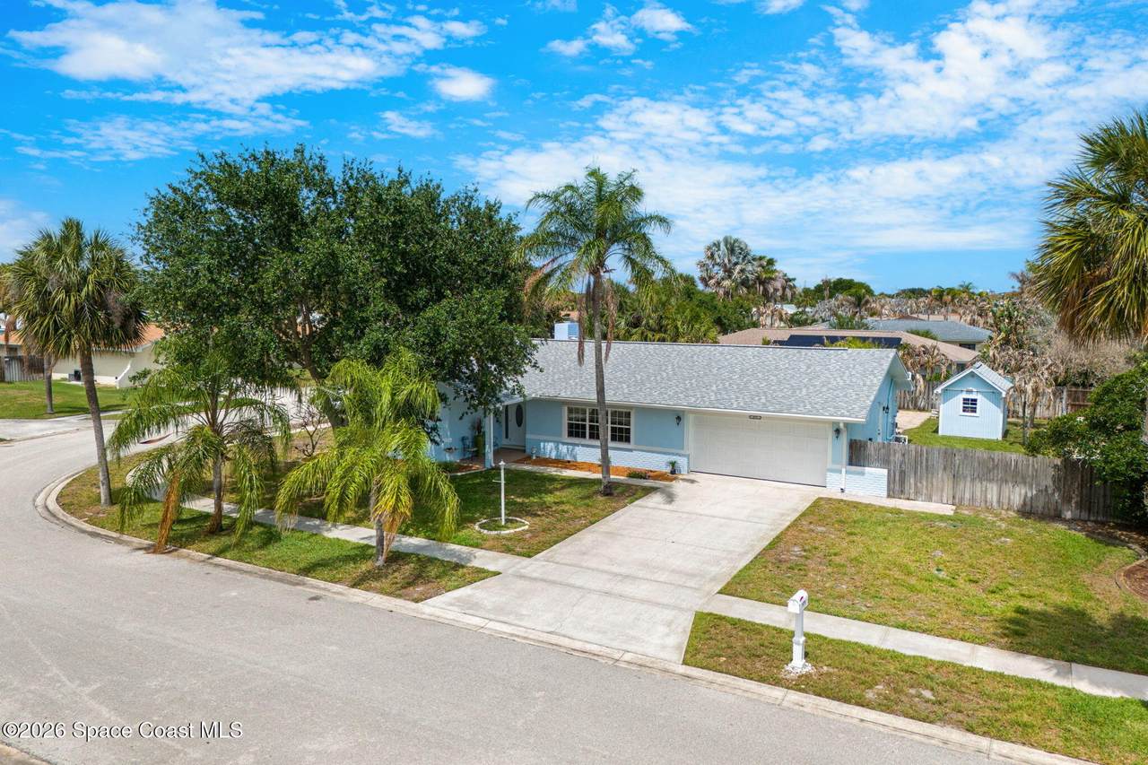 https://bt-photos.global.ssl.fastly.net/spacecoast/1280_boomver_1_1080144-2.jpg