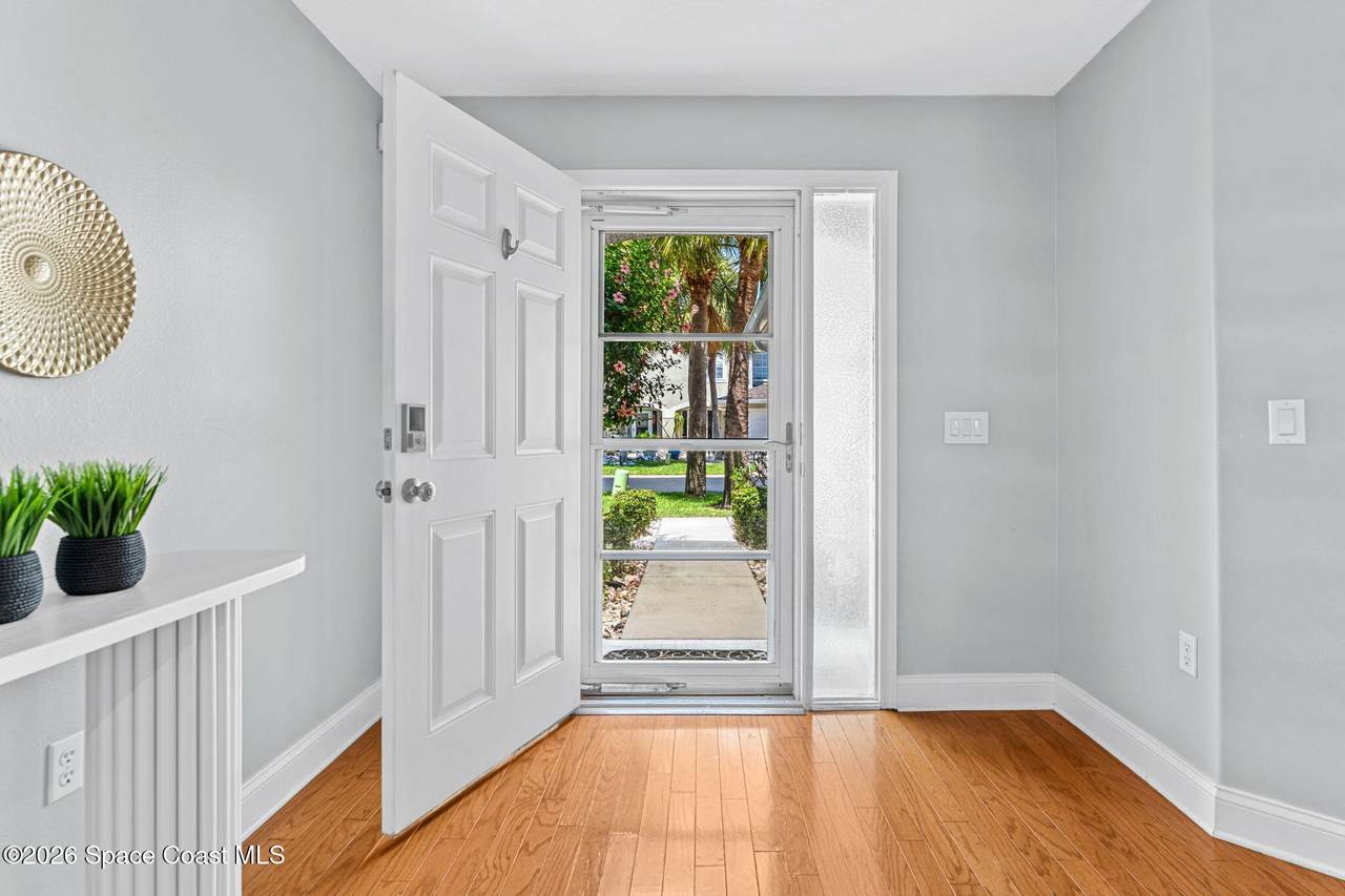 https://bt-photos.global.ssl.fastly.net/spacecoast/1280_boomver_1_1080366-2.jpg