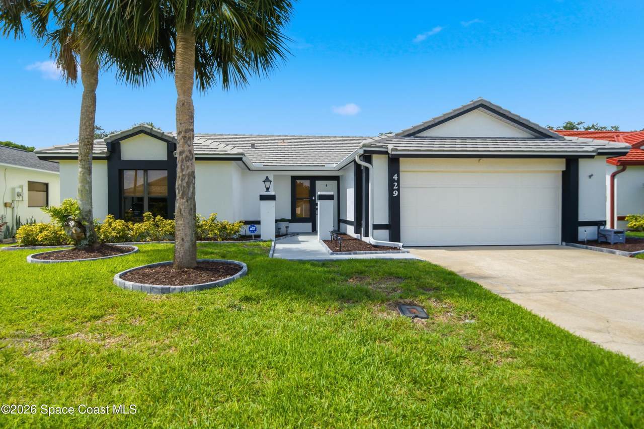 429 Maple Bluff Circle - Photo 1