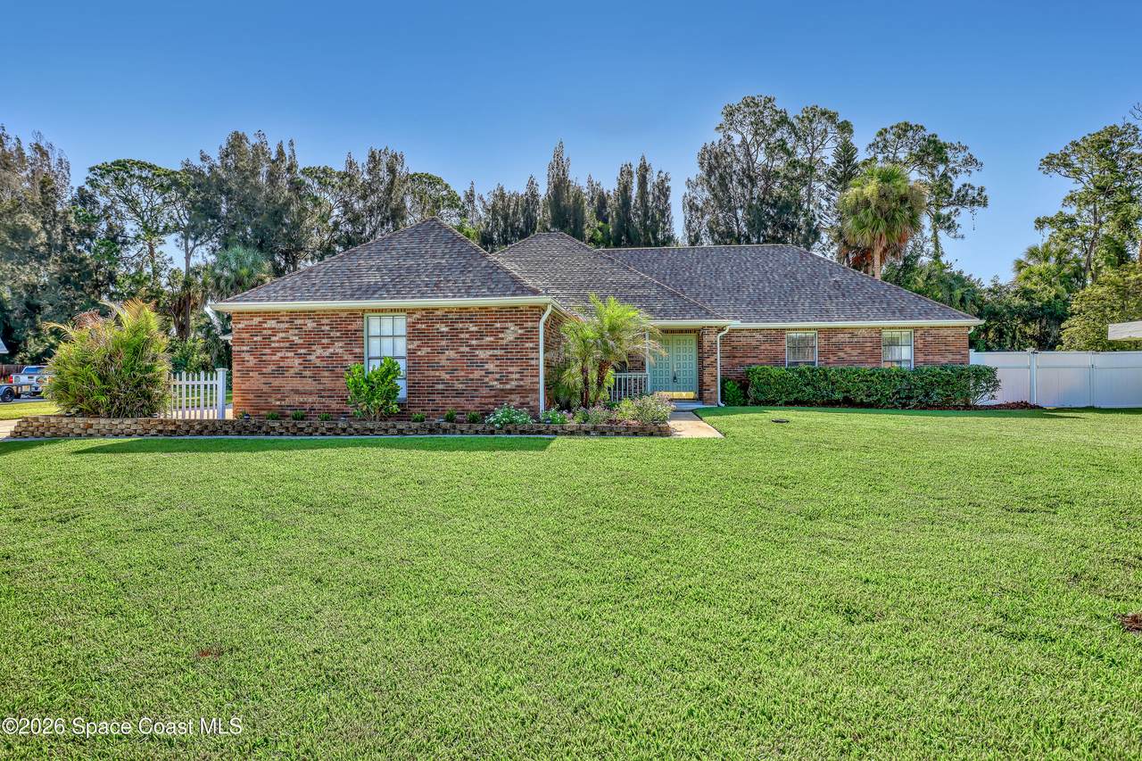 664 Manor Place - Photo 1