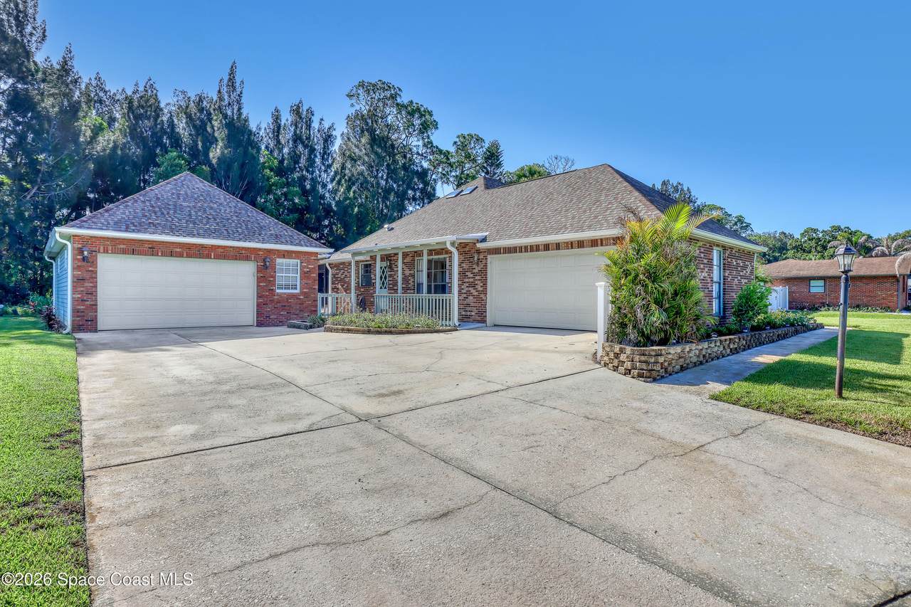 https://bt-photos.global.ssl.fastly.net/spacecoast/1280_boomver_1_1081552-2.jpg