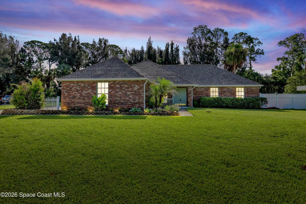 https://bt-photos.global.ssl.fastly.net/spacecoast/1280_boomver_1_1081552-2.jpg