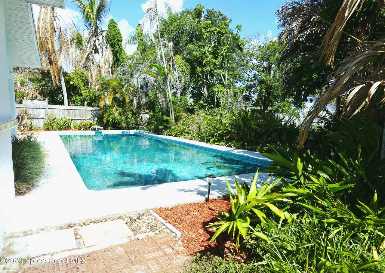 https://bt-photos.global.ssl.fastly.net/spacecoast/1280_boomver_1_1081670-2.jpg