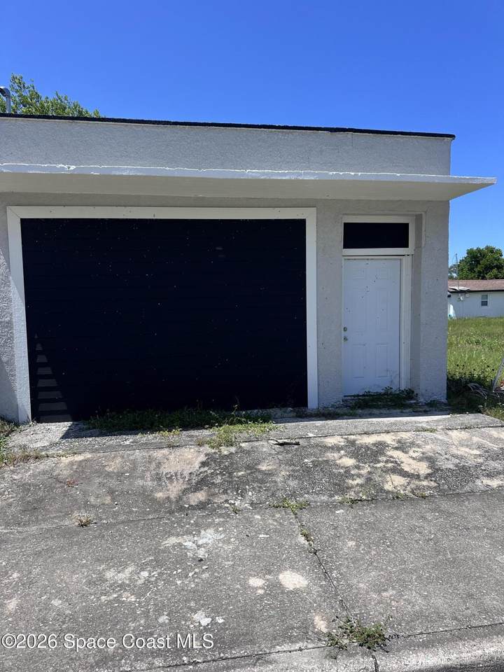 1012 Brothers Avenue - Photo 1