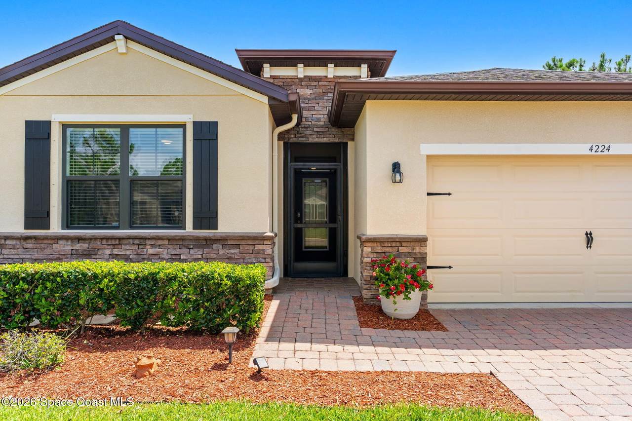 https://bt-photos.global.ssl.fastly.net/spacecoast/1280_boomver_1_1081768-2.jpg