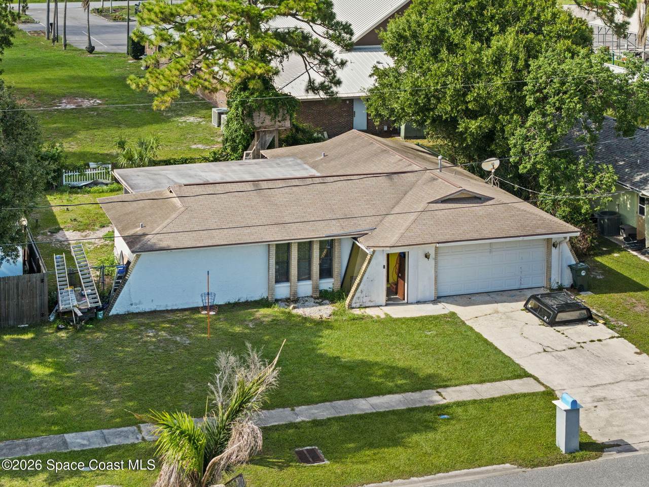 988 Pineland Drive - Photo 1