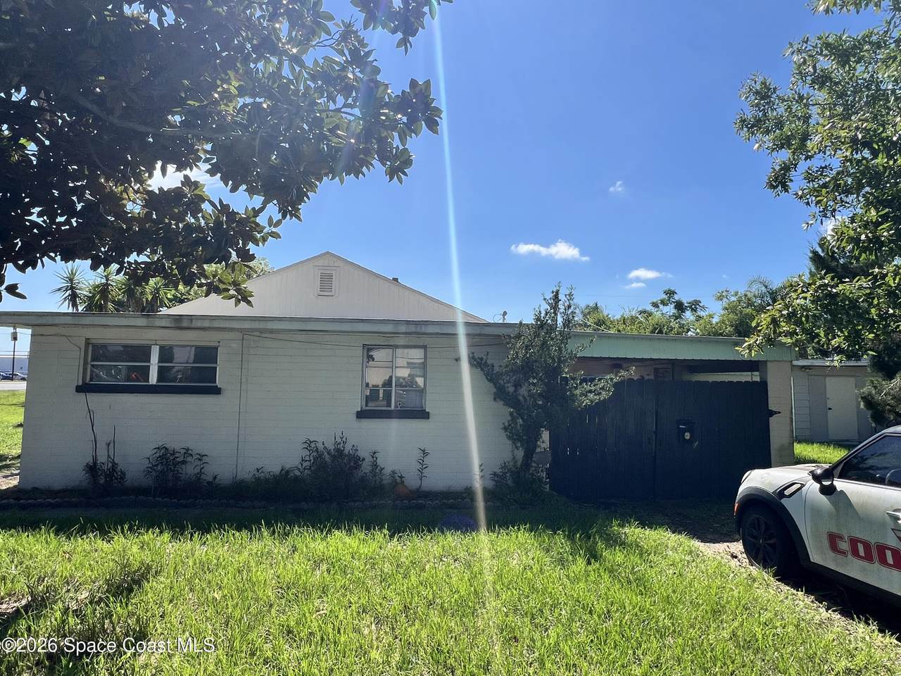104 Grace Avenue - Photo 1