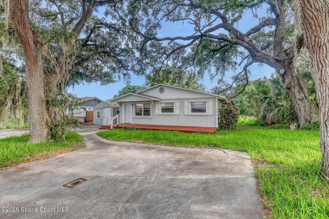 730 Sara Jane Lane - Photo 1