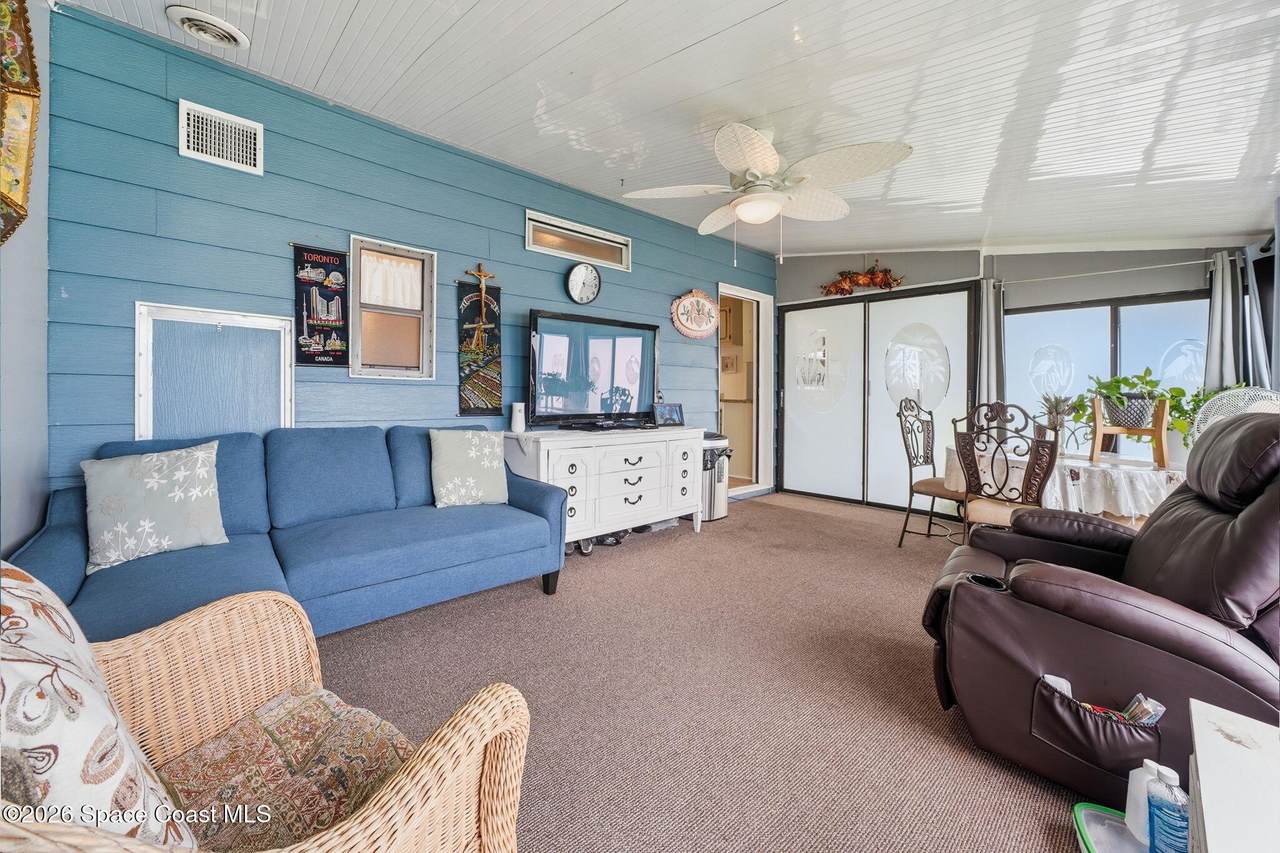 https://bt-photos.global.ssl.fastly.net/spacecoast/1280_boomver_2_1082062-2.jpg