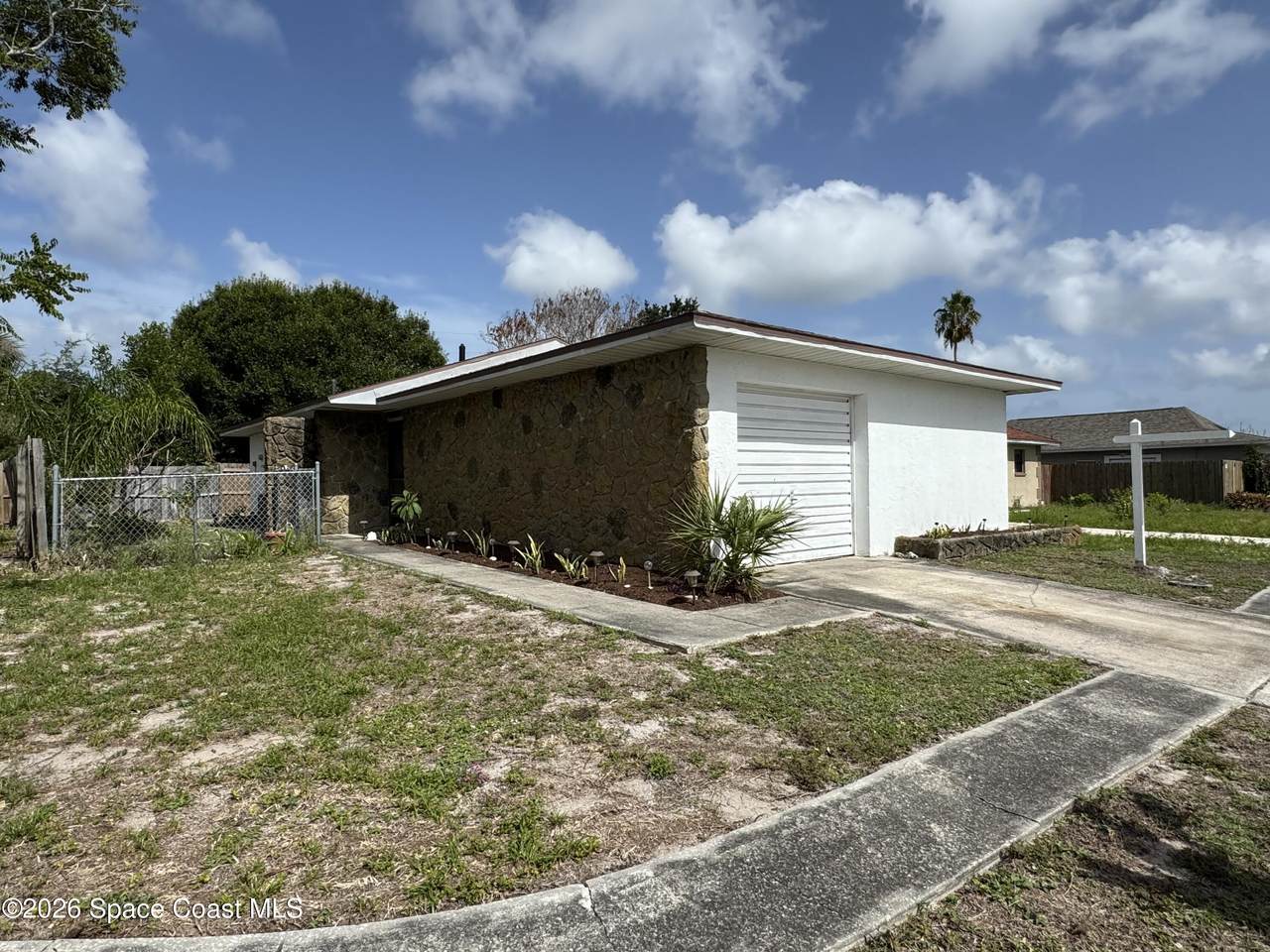 125 Rosiland Court - Photo 1