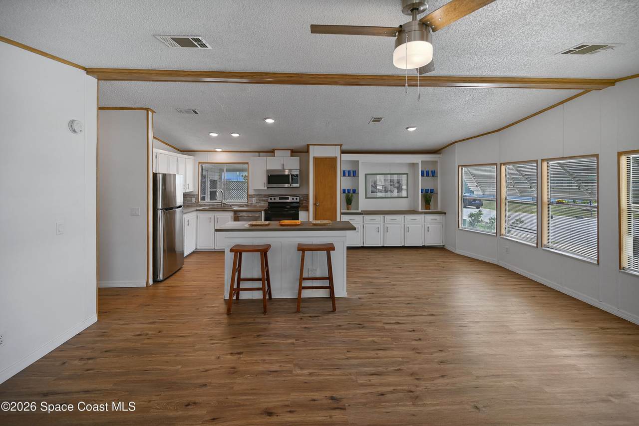 https://bt-photos.global.ssl.fastly.net/spacecoast/1280_boomver_1_1082345-2.jpg