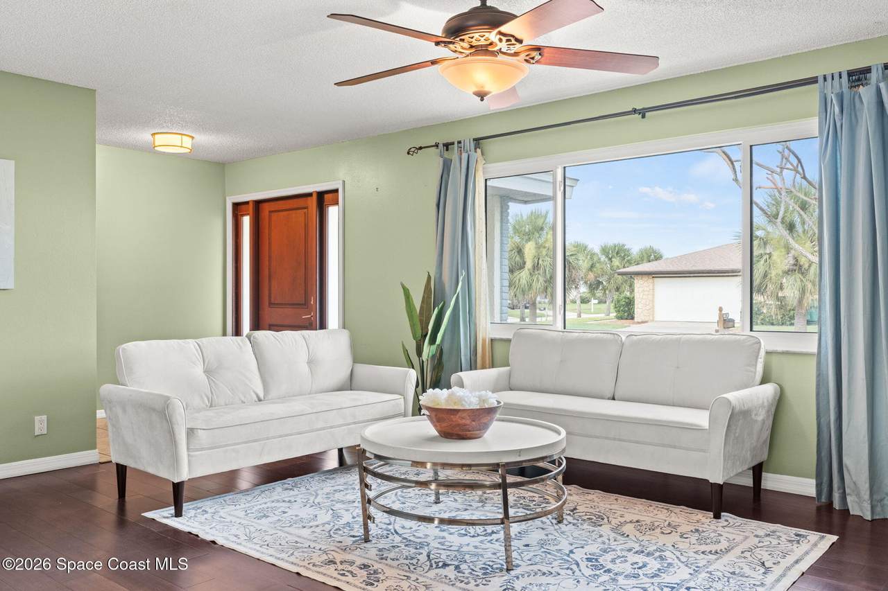 https://bt-photos.global.ssl.fastly.net/spacecoast/1280_boomver_1_1083087-2.jpg