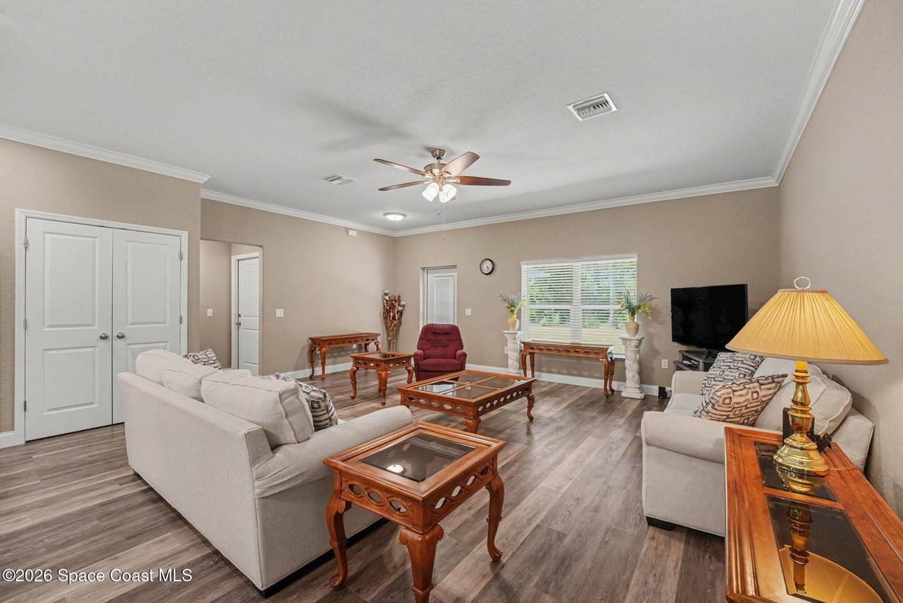 https://bt-photos.global.ssl.fastly.net/spacecoast/1280_boomver_1_1083225-2.jpg