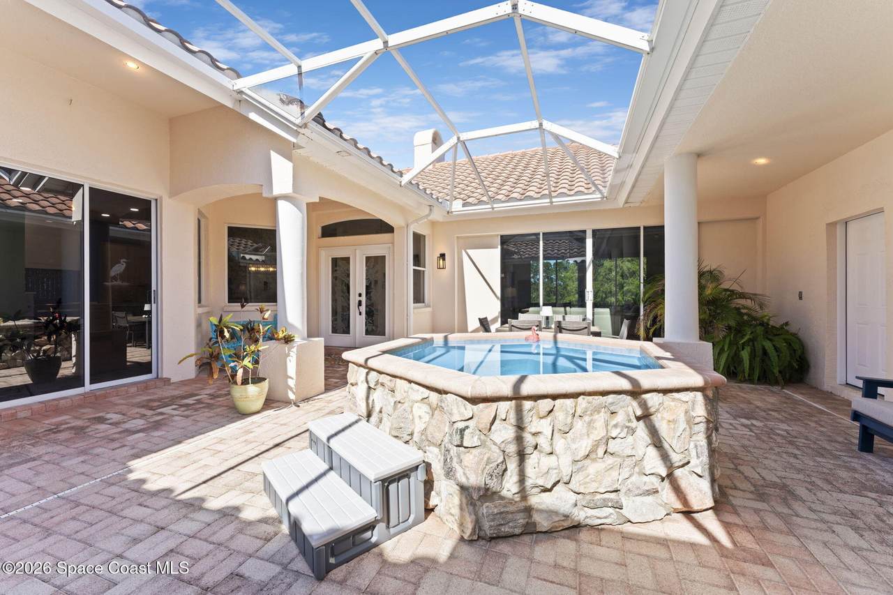 https://bt-photos.global.ssl.fastly.net/spacecoast/1280_boomver_1_1083311-2.jpg