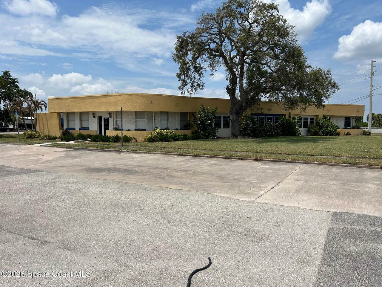 https://bt-photos.global.ssl.fastly.net/spacecoast/1280_boomver_1_1083534-2.jpg