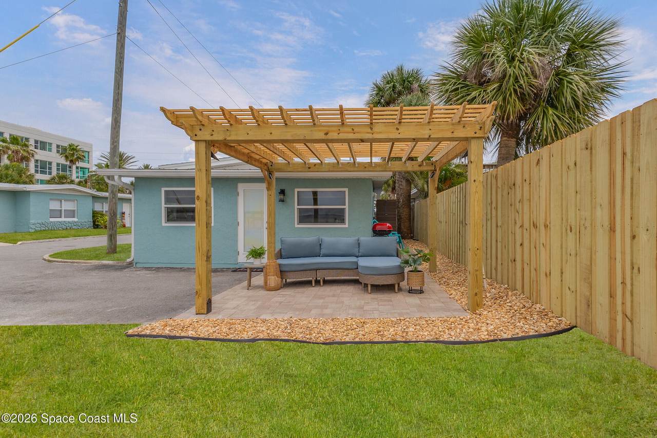 https://bt-photos.global.ssl.fastly.net/spacecoast/1280_boomver_1_1083552-2.jpg