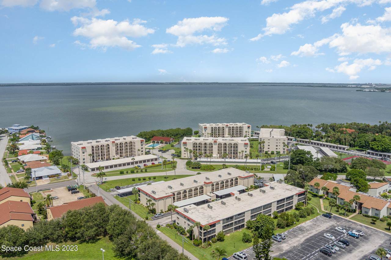 5800 Banana River Boulevard - Photo 1
