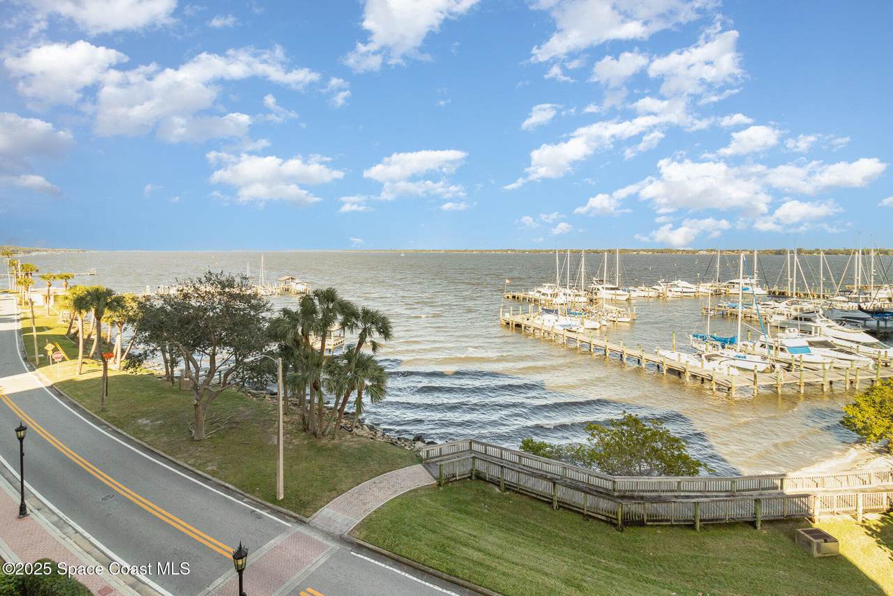 15 Indian River Drive - Photo 1