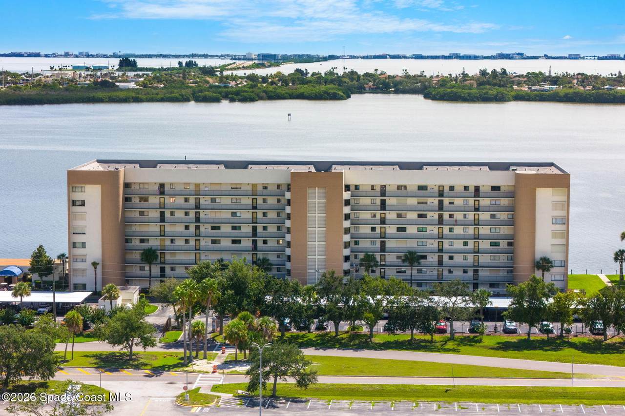 https://bt-photos.global.ssl.fastly.net/spacecoast/1280_boomver_1_1086082-2.jpg