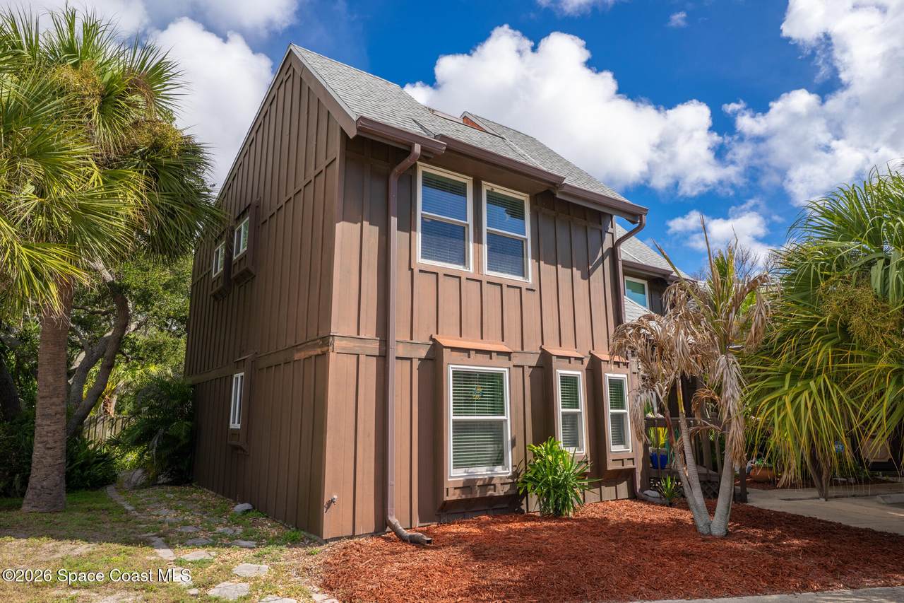 https://bt-photos.global.ssl.fastly.net/spacecoast/1280_boomver_1_1086610-2.jpg