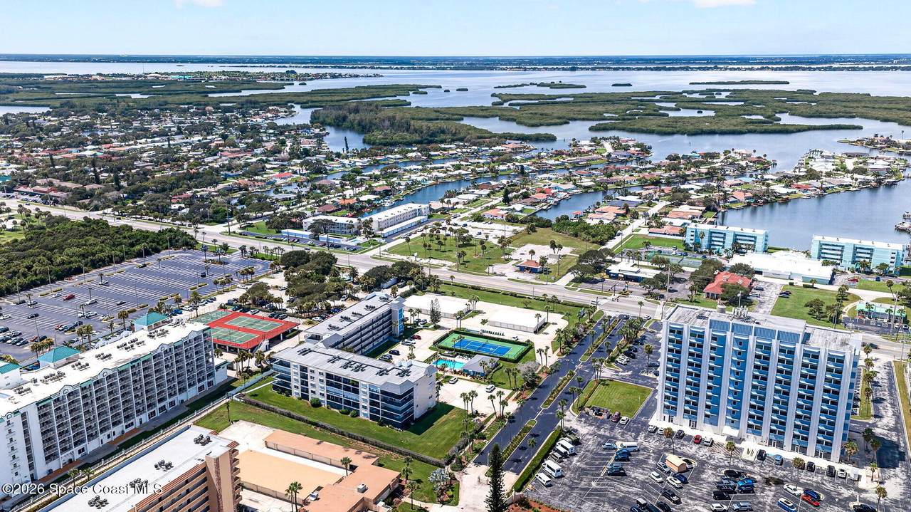 https://bt-photos.global.ssl.fastly.net/spacecoast/1280_boomver_1_1087131-2.jpg