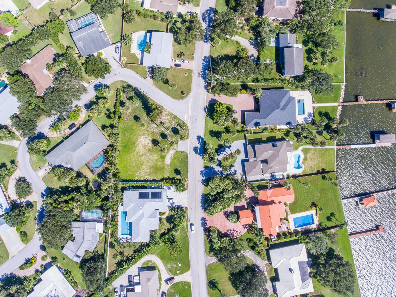 303 Riverside Drive - Photo 1