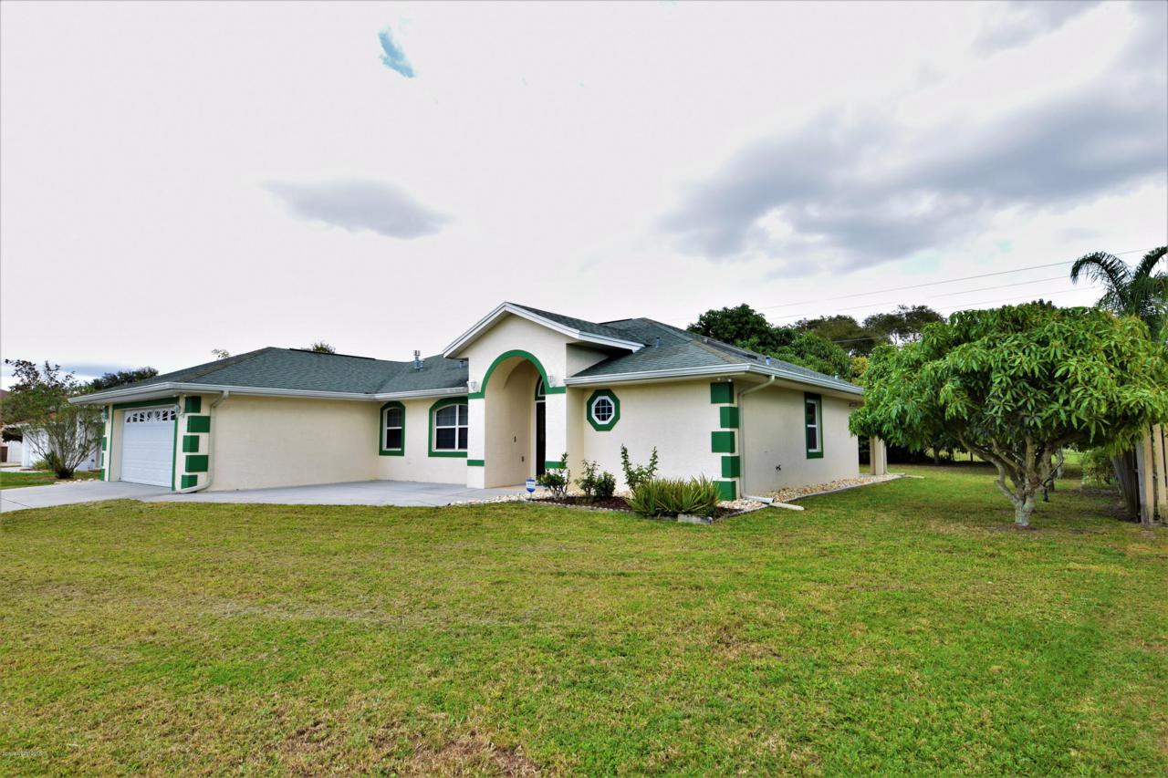 183 Pinta Circle - Photo 1