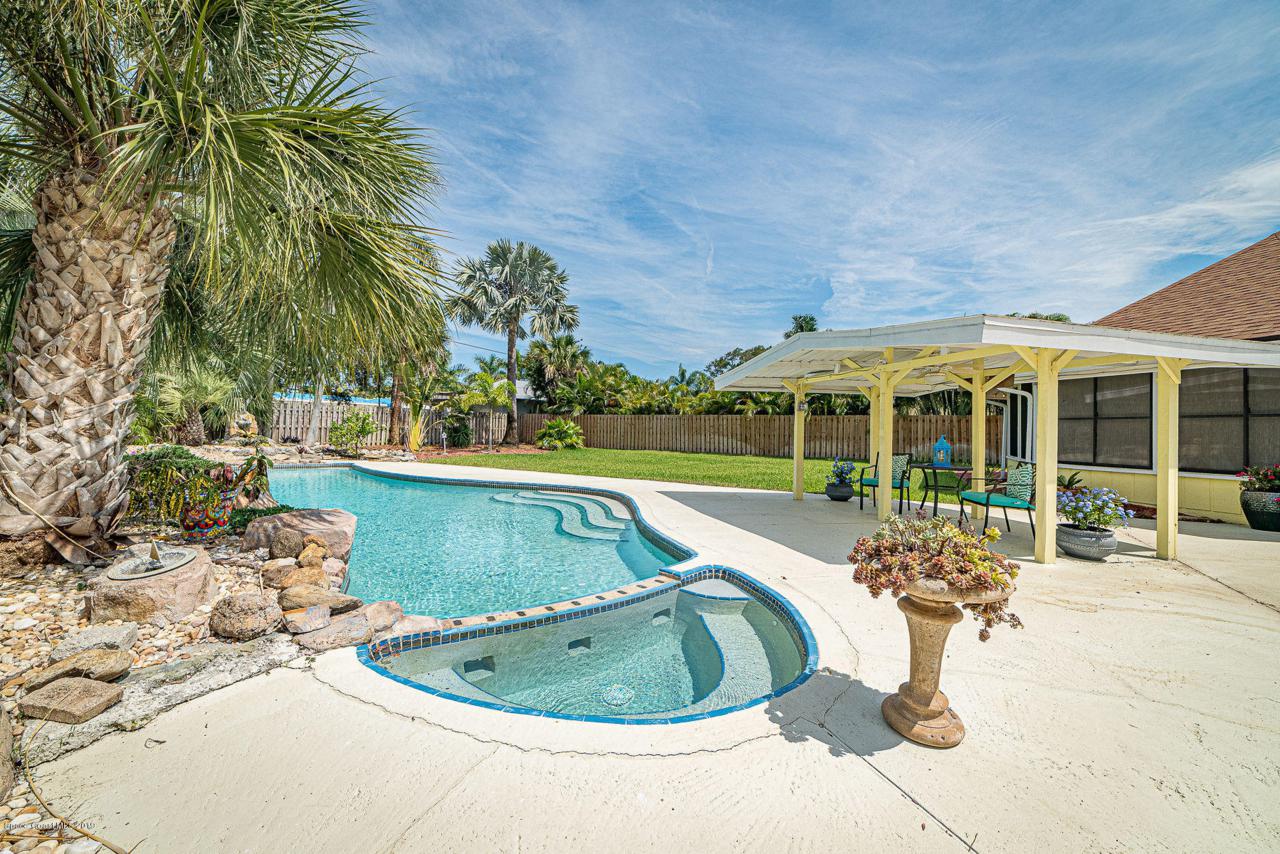 1105 Magnolia Drive - Photo 1