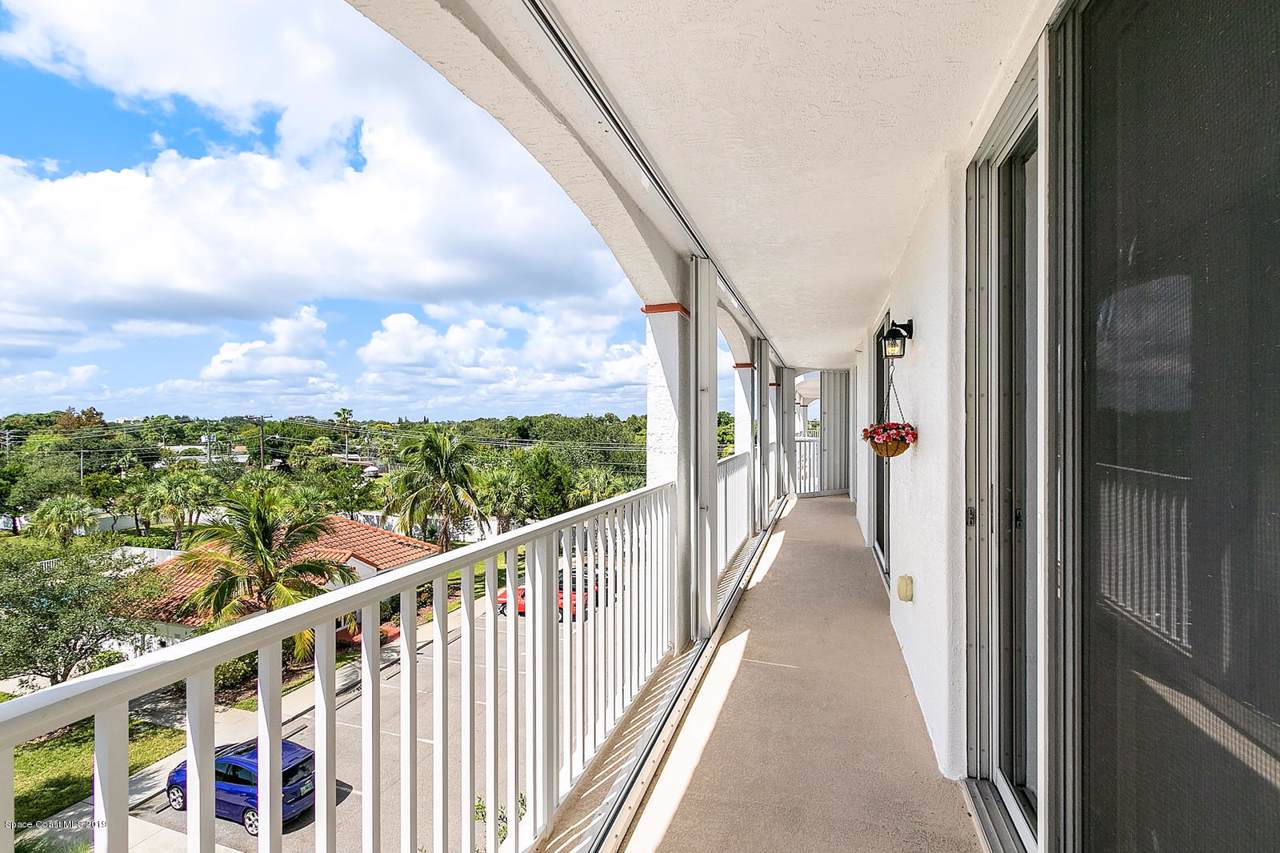 820 Del Rio Way - Photo 1