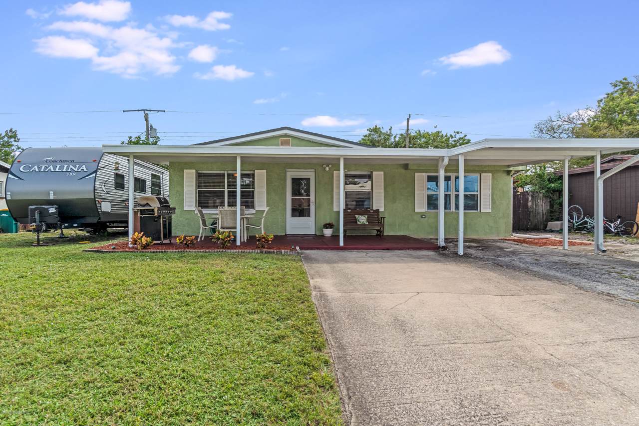 2477 Burns Avenue - Photo 1