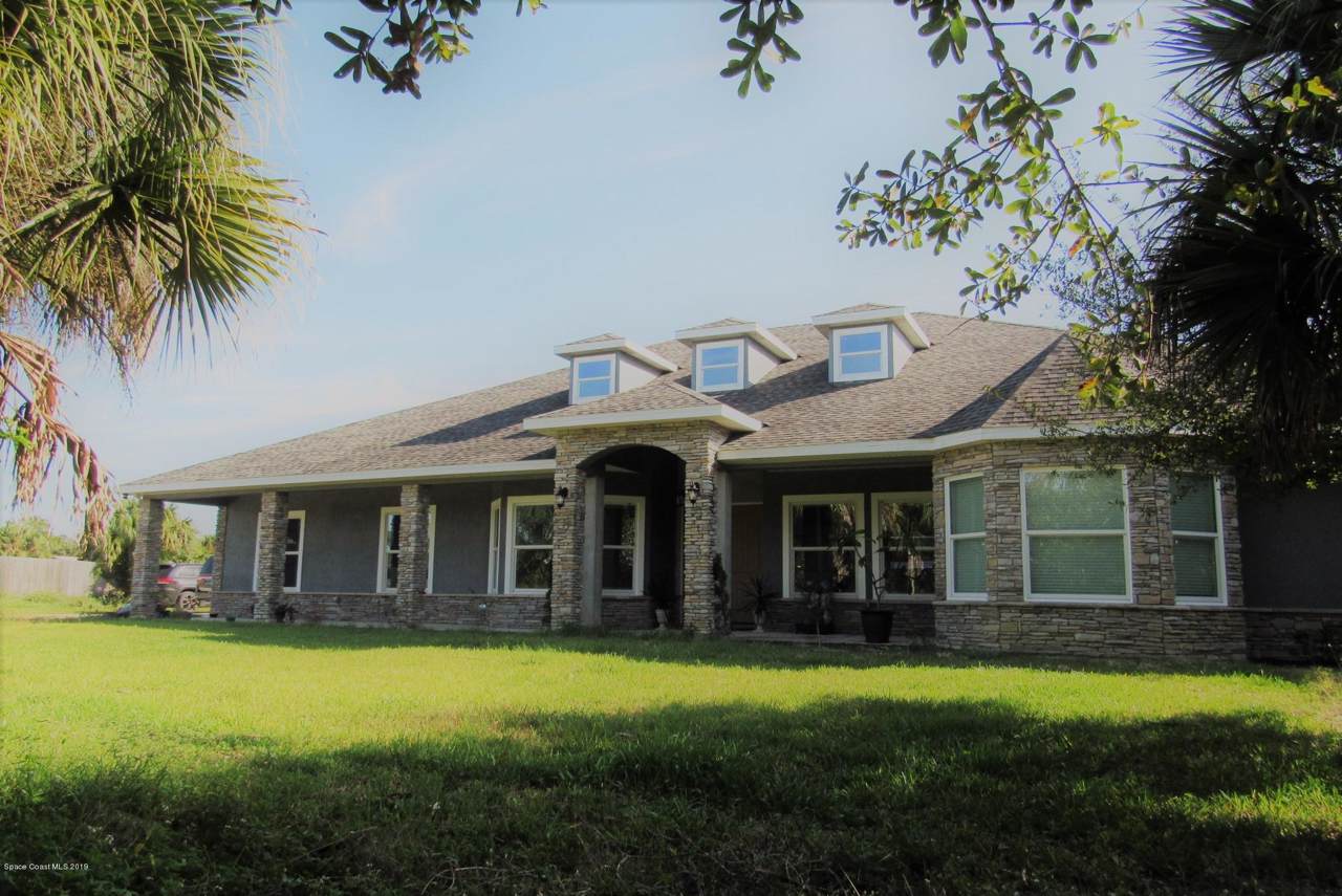 5205 Florida Palm Avenue - Photo 1