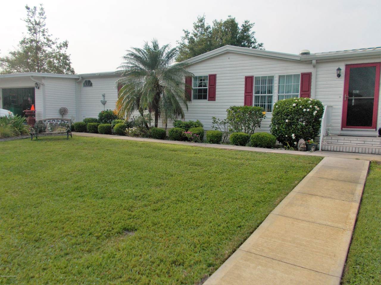 813 Sapodilla Drive - Photo 1