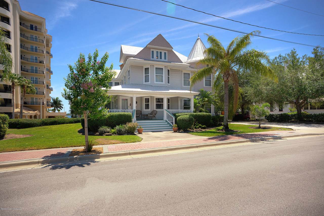 536 Delannoy Avenue - Photo 1