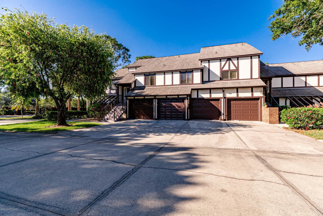 885 Greenwood Manor Circle - Photo 1