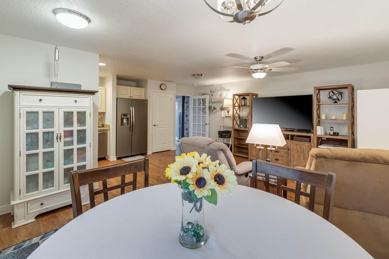 1140 Breezy Way - Photo 1