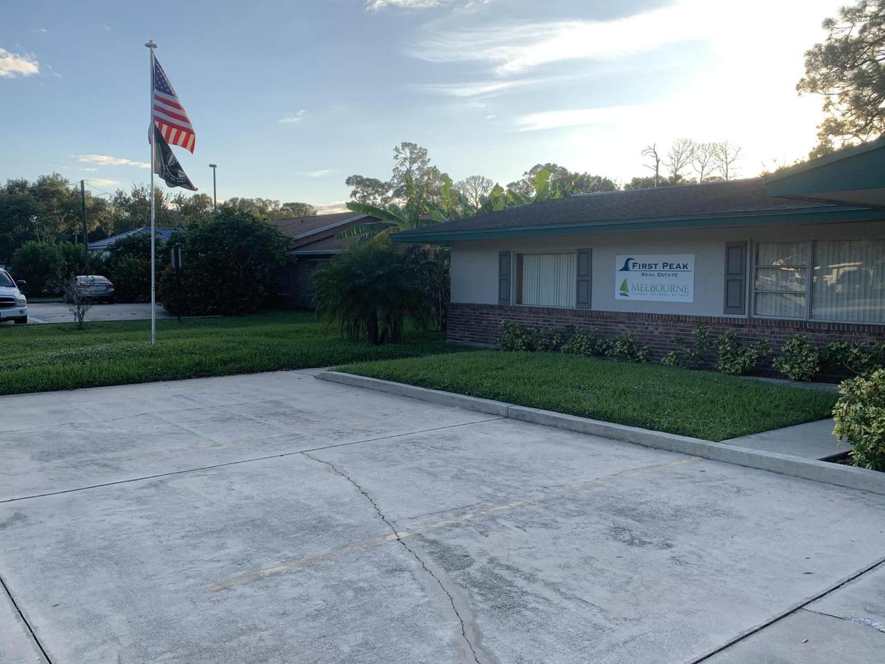 916 Wickham Road - Photo 1