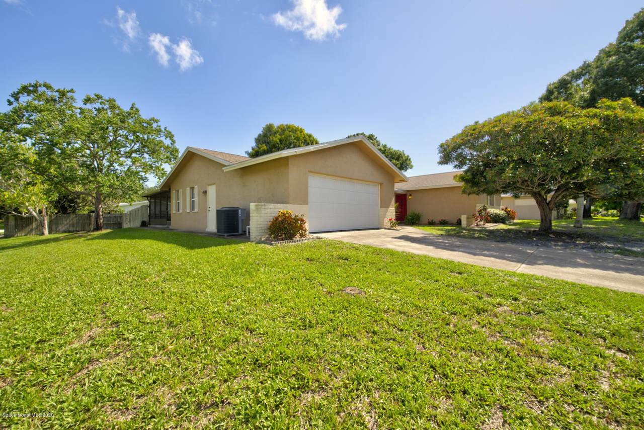 198 Cartier Avenue - Photo 1
