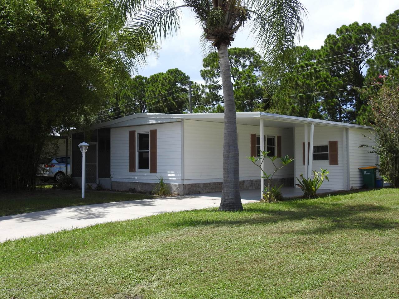 1345 Barefoot Circle - Photo 1