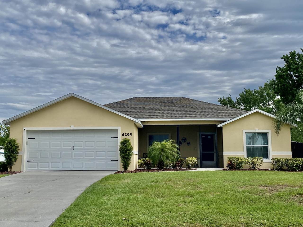 6295 Banyan Street - Photo 1