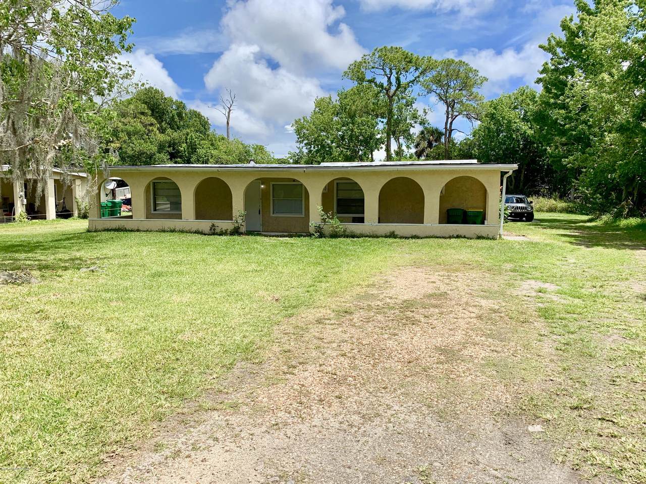 344 Pine Avenue - Photo 1