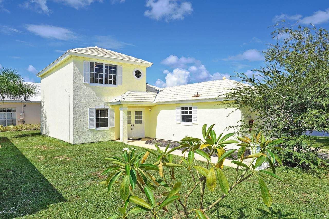 1098 Goldenrod Circle - Photo 1