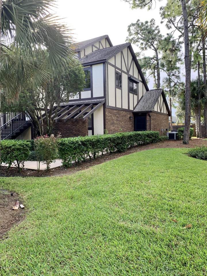 605 Greenwood Manor Circle - Photo 1