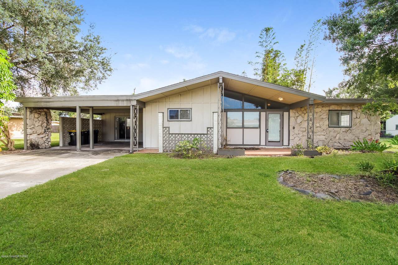 2749 Elm Drive - Photo 1