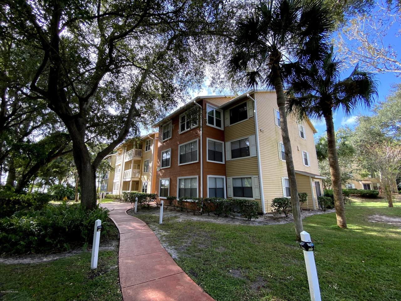 225 Tropical - Photo 1
