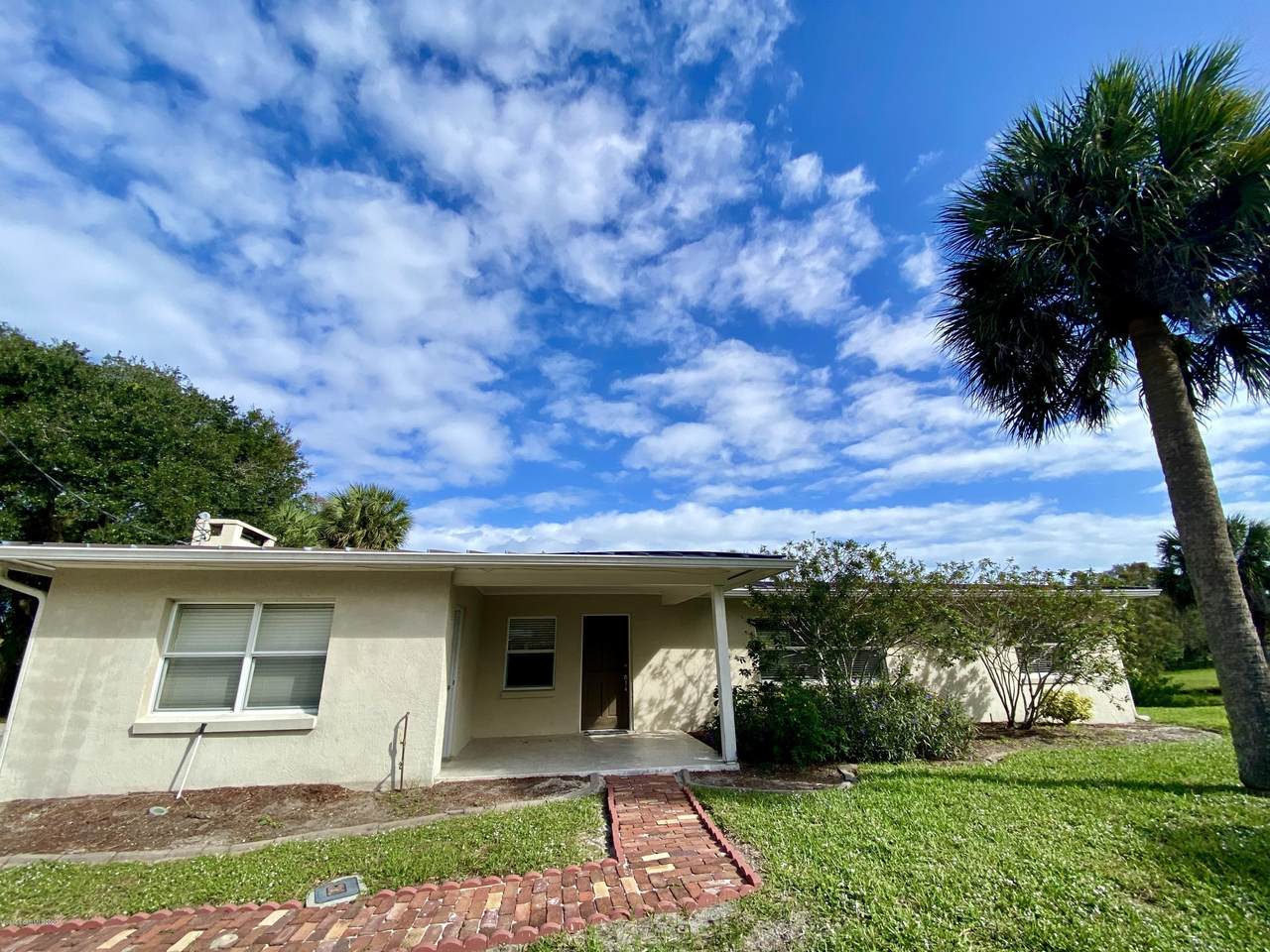 589 Hillside Court - Photo 1