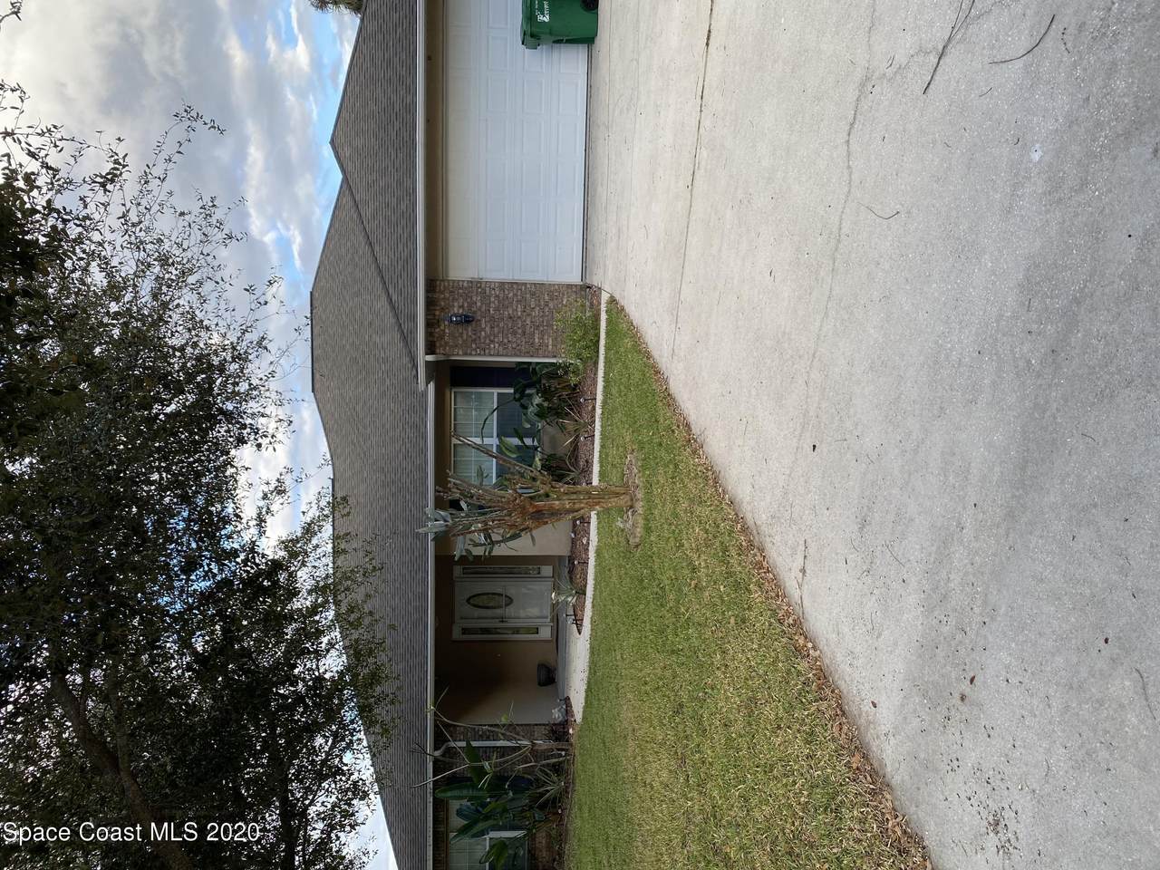 1873 Friars Court - Photo 1