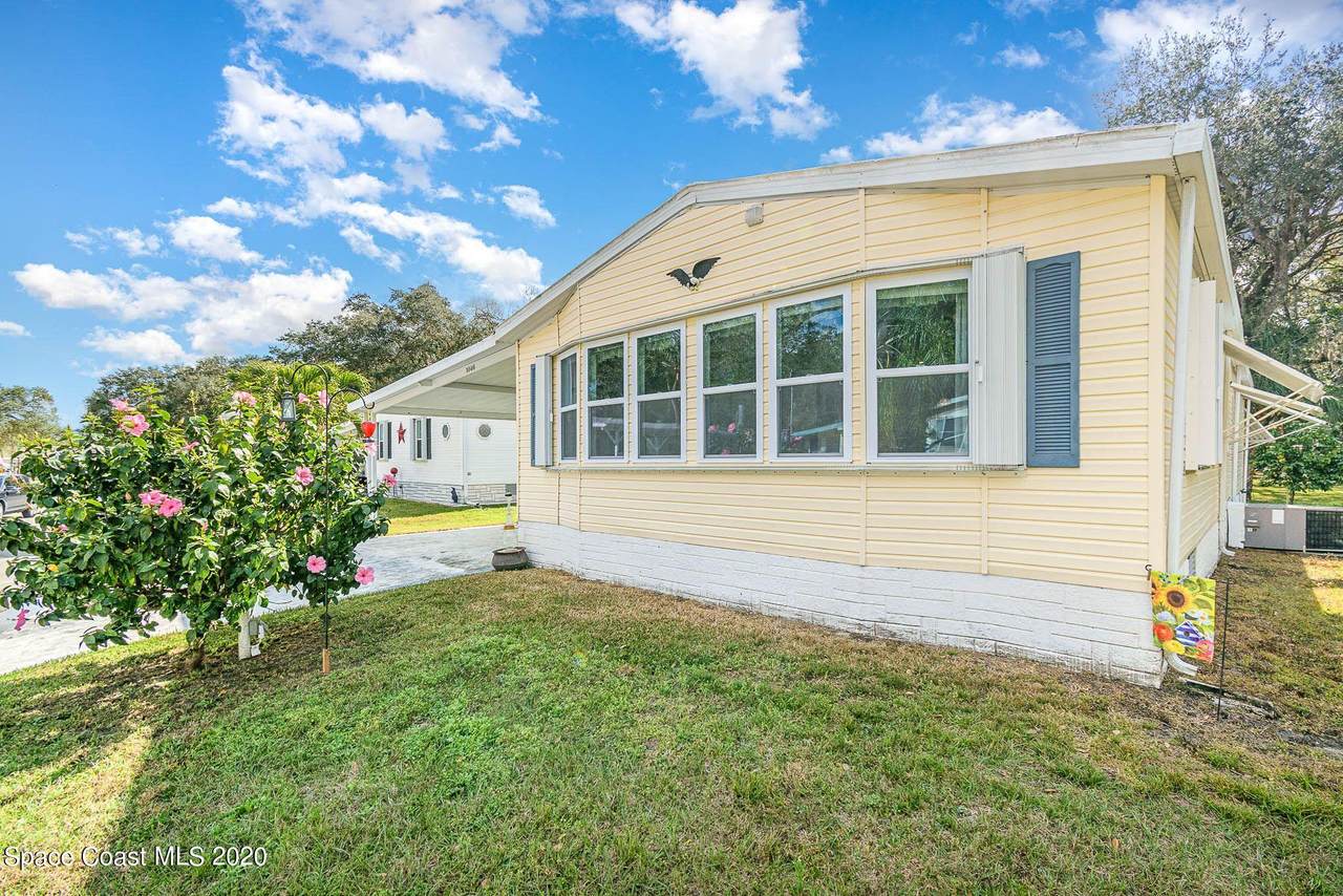 1046 Sunflower Lane - Photo 1