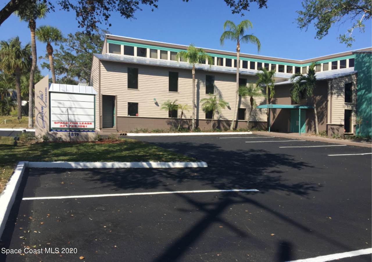 1819 Riverview Drive - Photo 1