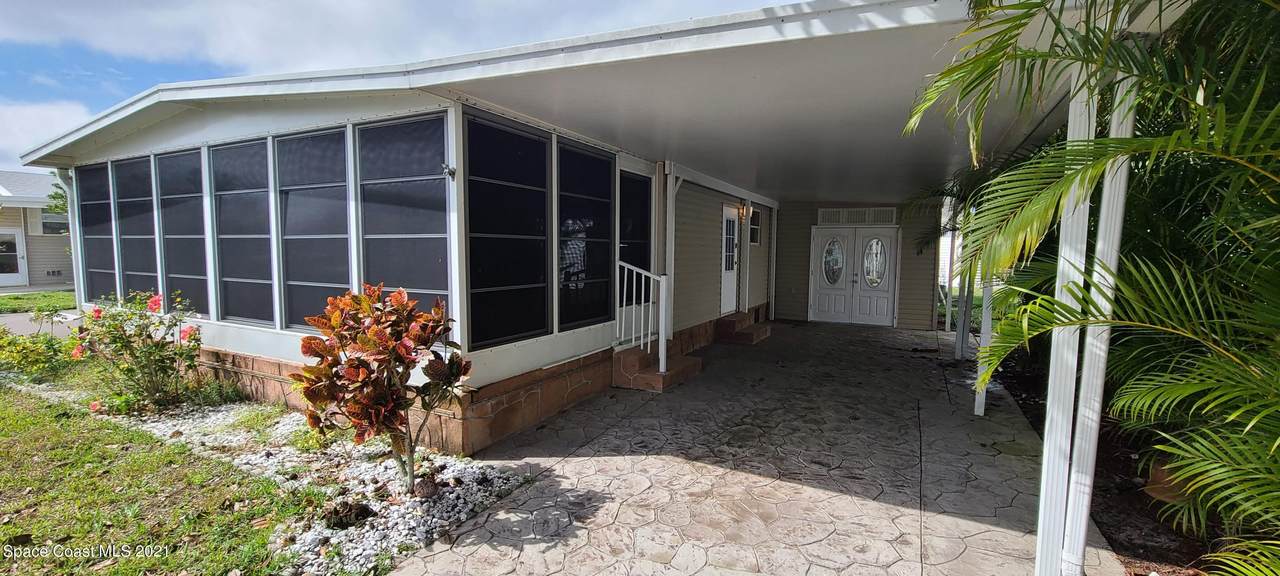 424 Holiday Park Boulevard - Photo 1